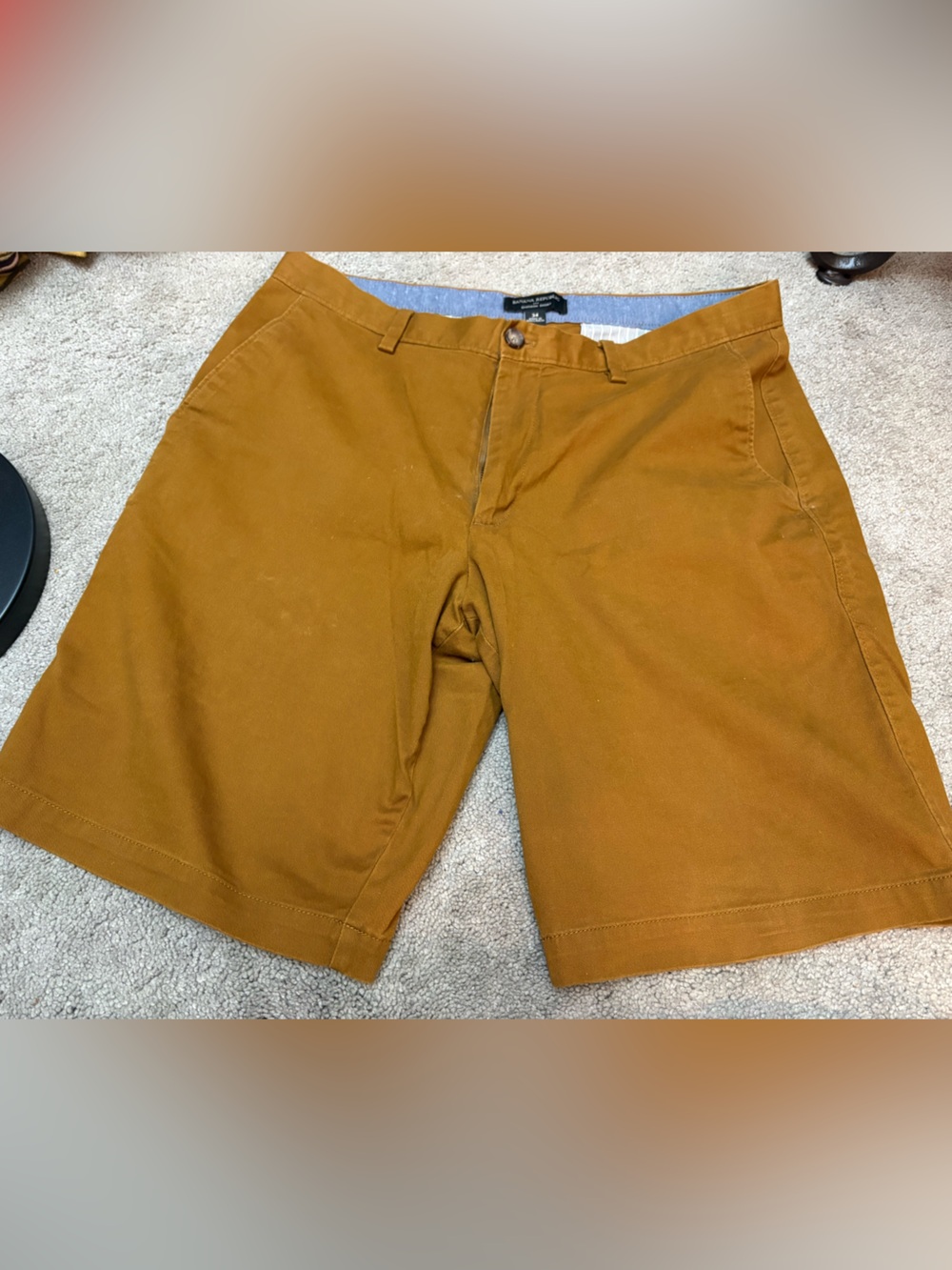 Banana Republic Men's Flat Front Chino Shorts in Mustard Brown